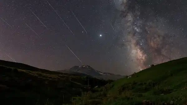 Perseid meteor yağmuru için geri sayım başladı: Türkiye'den izlenebilecek mi?