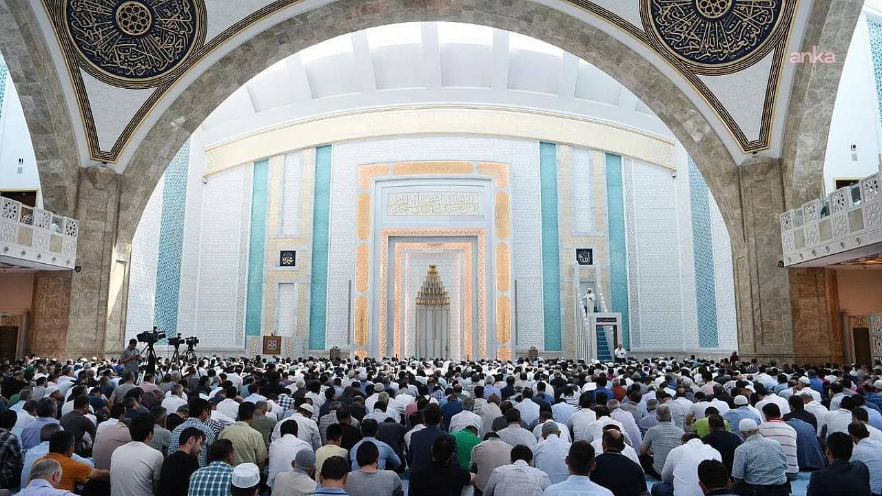 'Çerçeve yasa' Diyanet'in cuma hutbesinde