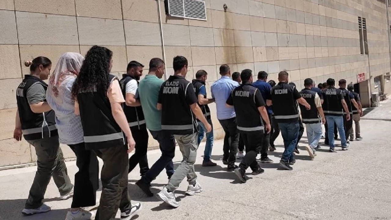 Elazığ'da intihar notu tefecilerin peşine düşürdü: 6 kişi tutuklandı, 1 milyar liralık varlık hareketliliği ortaya çıktı