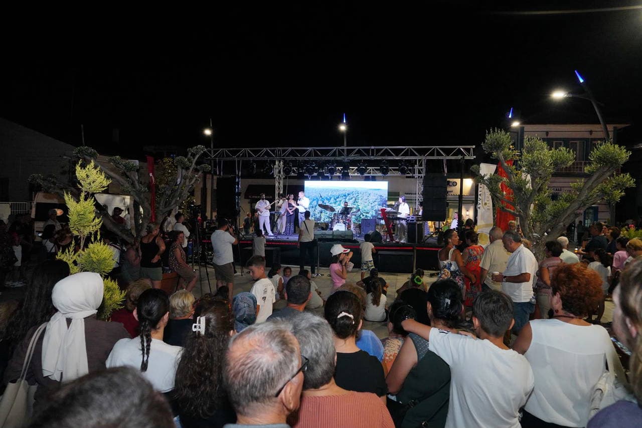 Ayvalık'ın Tarihi Gümrük Meydanı yeniden hayat buldu