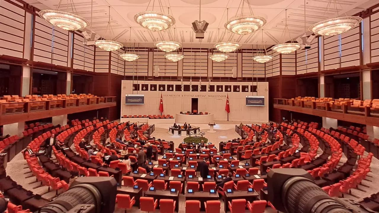 Meclis kürsüsünde sezaryen tartışması: Söz yine ağırlıklı olarak erkek milletvekillerinde
