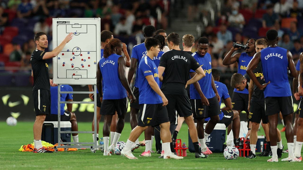 Chelsea'ye FIFA şoku: 16 oyuncuyla vedalaşmak zorunda