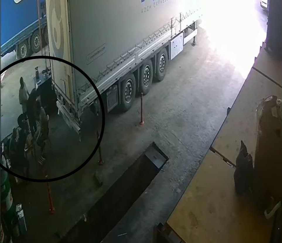 Ordu'da nefes borusuna tatlı kaçan tamirci, mesai arkadaşının hayati müdahalesiyle kurtuldu