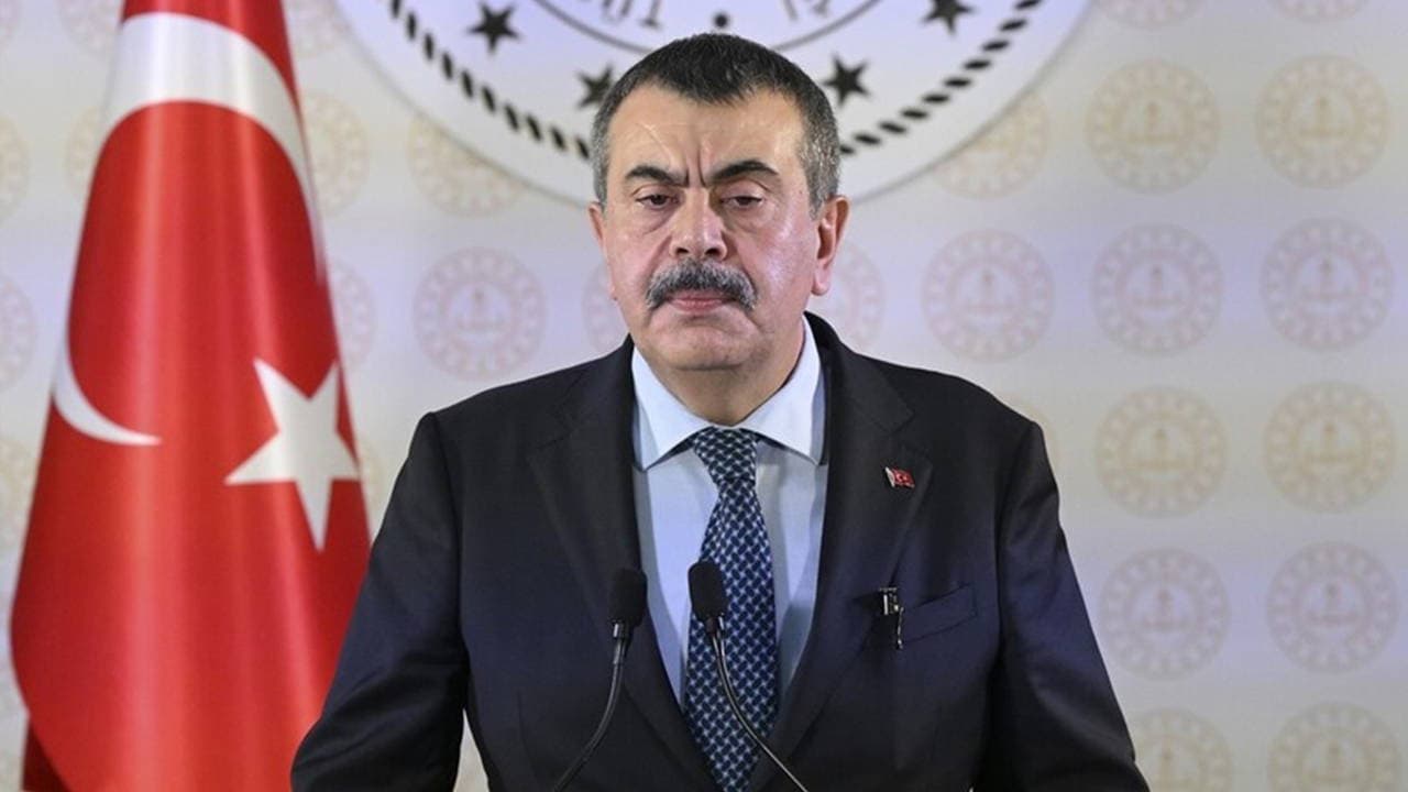 Bakan Tekin'ten okullardaki serbest kıyafet uygulamasına ilişkin kritik açıklama
