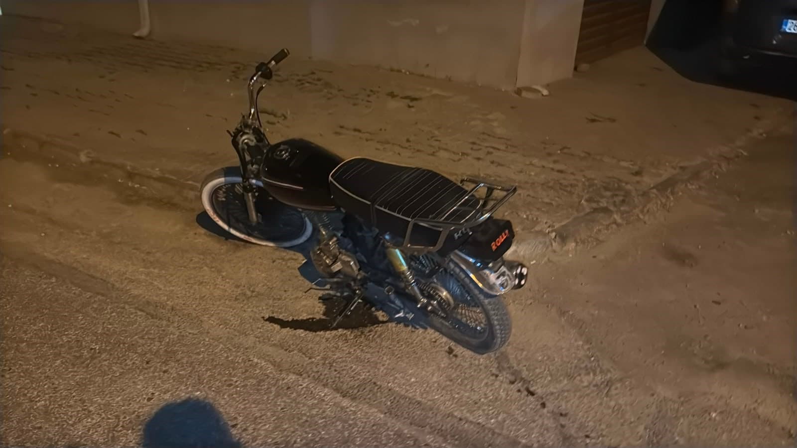 Polisten kaçarken cep telefonunu düşürdü, kimliği ele verdi: Ehliyetsiz sürücüye 88 bin TL ceza