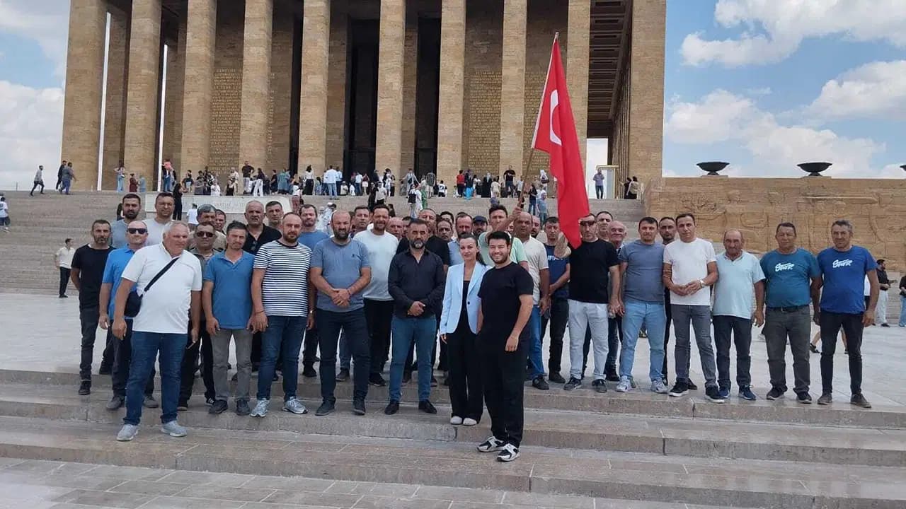 Doruk Madencilik işçileri Anıtkabir'de: 'Ankara'dan ayrılmayacağız'