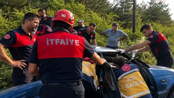 Karadeniz Ereğli'de işçi servisi ile otomobil çarpıştı: 1 kişi ağır yaralı