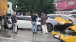 Erzurum'da 10 dakikalık sağanak hayatı felç etti: Yollar göle döndü