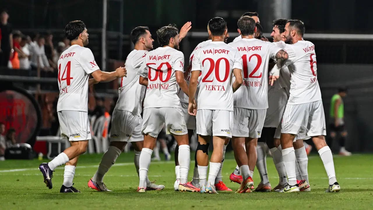 Pendikspor, 10 kişi kalan Batman Petrolspor karşısında son anda puanı kaptı