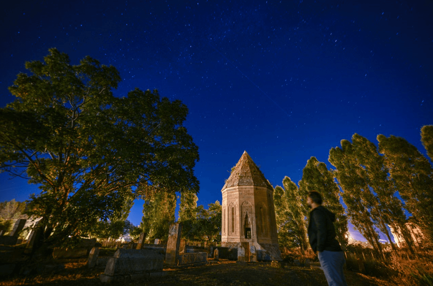 Perseid Meteor Yağmuru başladı: Türkiye'nin dört bir yanından izlenebilecek