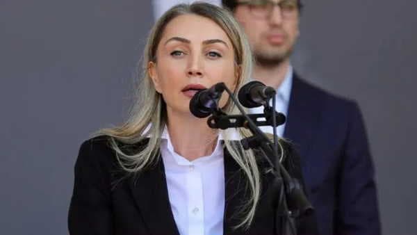 Dilek İmamoğlu CHP'den istifa etti: 'Yeni' yolculuk mesajı verdi
