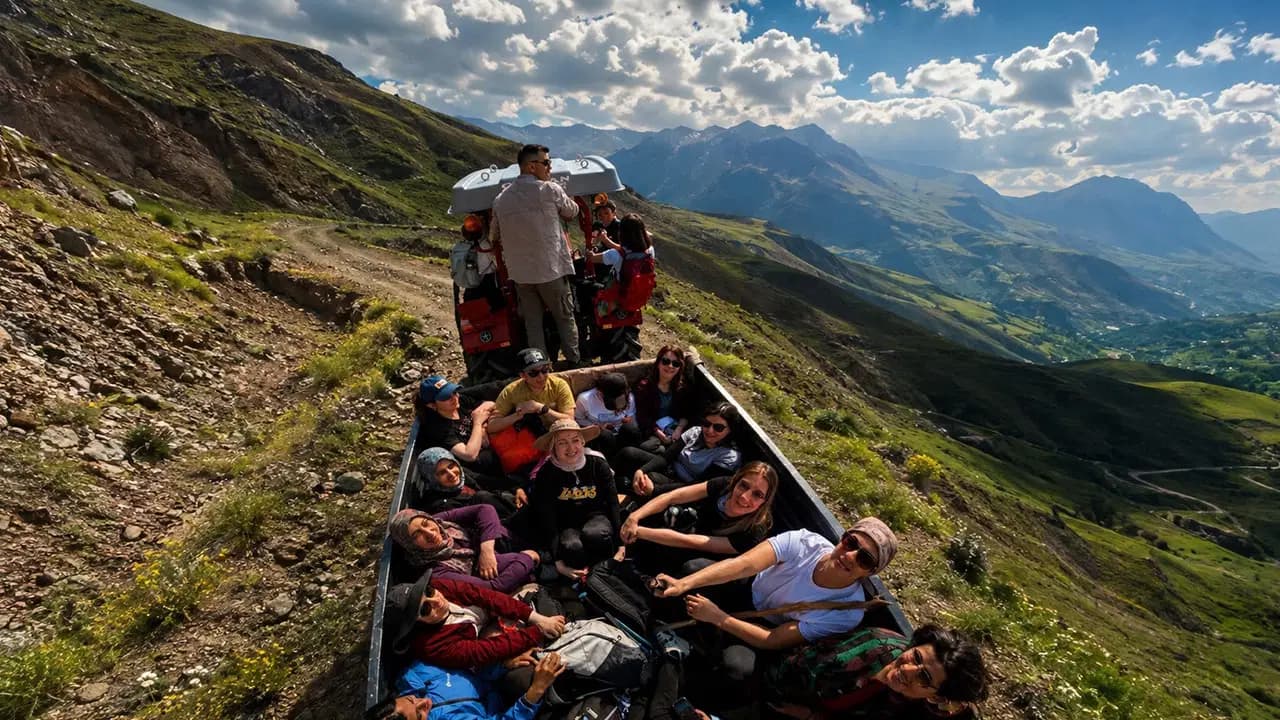 Sosyal medya fenomeni oldu: Erzincan'ın 'saklı cenneti' doğaseverlerin akınına uğruyor