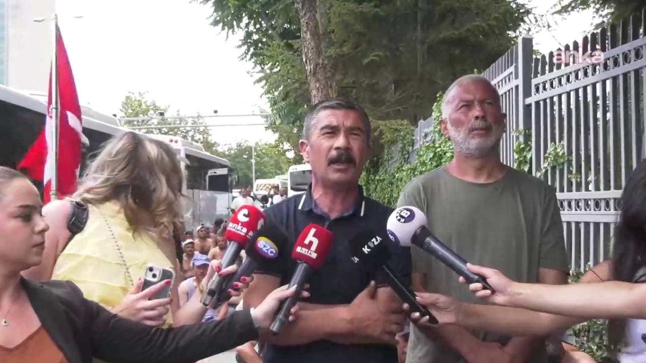 Doruk Madencilik işçileri Enerji Bakanlığı önünde taleplerini dile getirdi