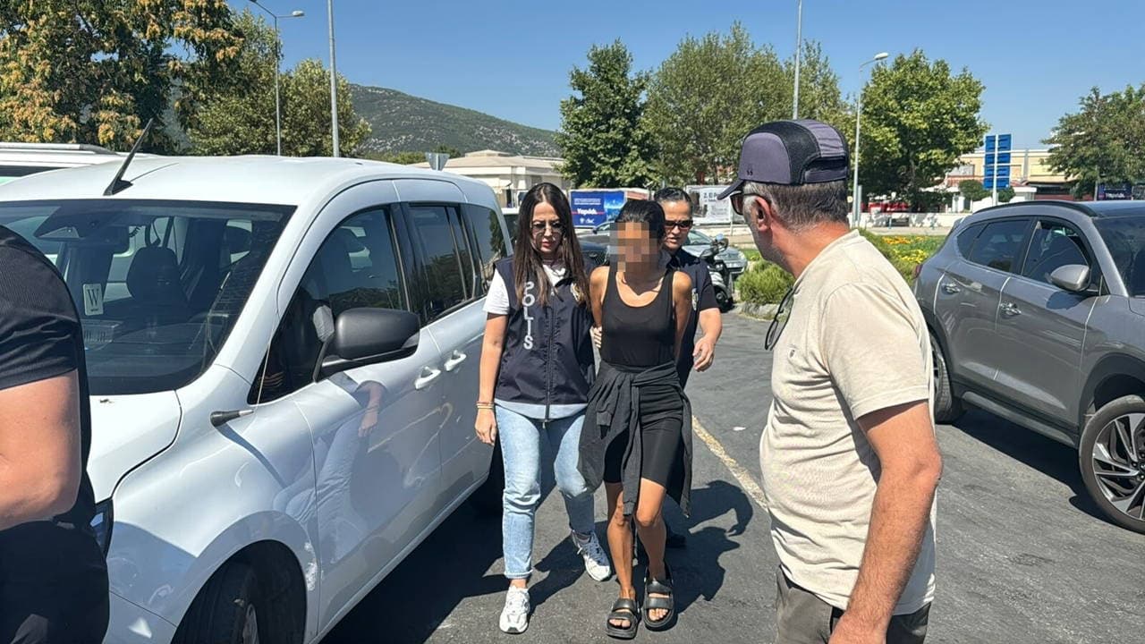 Muğla'da Türk bayrağına saldırı: Bayrağı ateşe veren şüpheli tutuklandı