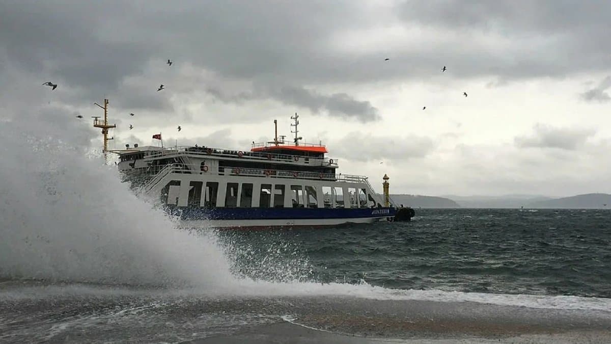 Kötü hava koşulları İDO ve BUDO seferlerini vurdu