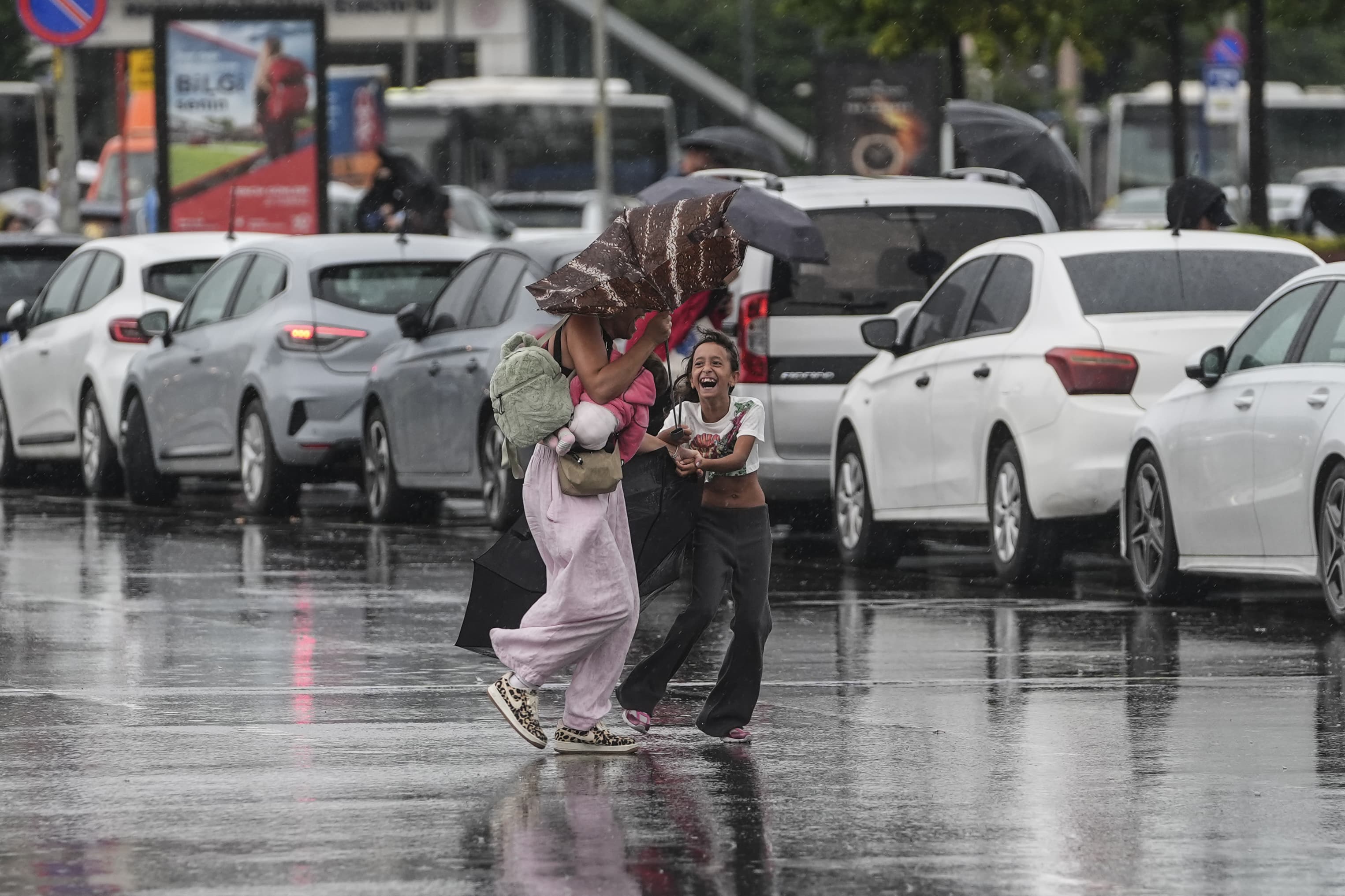 Bunaltıcı Sıcaklıklar Sona Eriyor: Balkanlar'dan Gelen Serin Hava Dalgası Yurdu Sardı