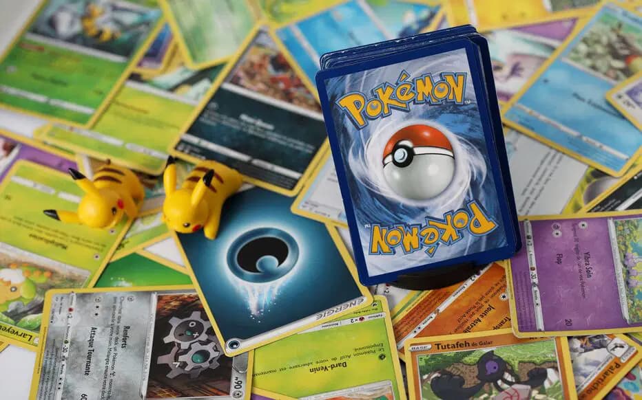 Fransa'da maskeli soyguncular Pokémon kartı koleksiyonunu çaldı