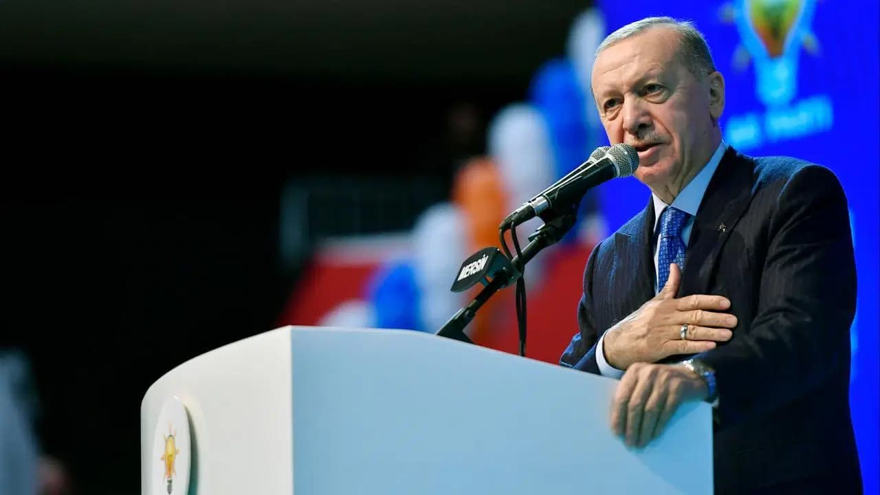 AKP'nin 25. kuruluş yıldönümünde sürpriz transfer: 3 milletvekili ve CHP'li 3 belediye başkanı partiye katılacak