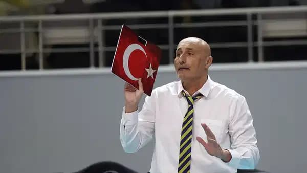 Fenerbahçe Medicana, başantrenör Abbondanza ile yollarını ayırdı