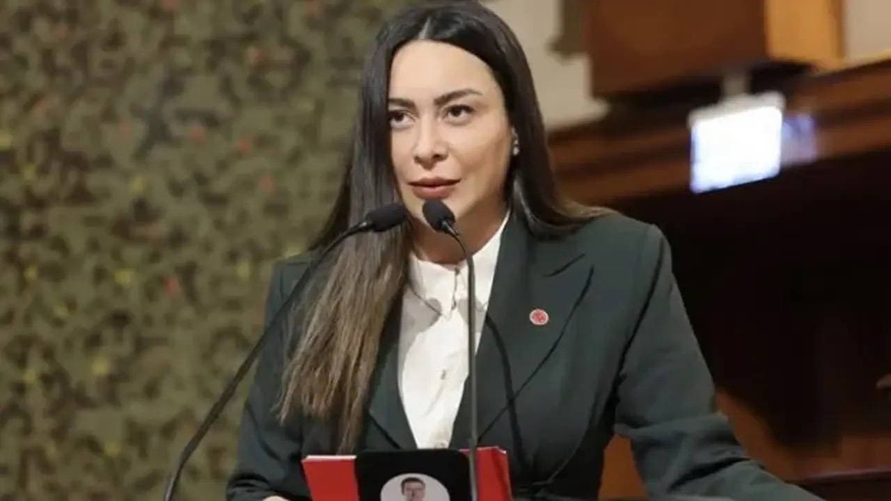 Bakırköy Belediye Meclis Üyesi Hülya Şimşek, 'Şapkalılar Suç Örgütü' soruşturması kapsamında tutuklandı