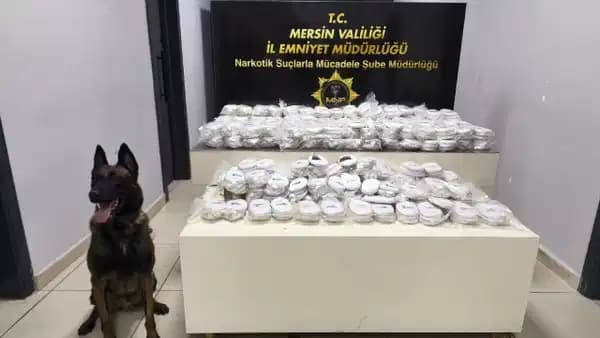 Mersin Limanı'nda Dev Uyuşturucu Operasyonu: 13,9 Milyon TL'lik Kokain ve 122 Kilo Esrar Ele Geçirildi