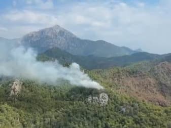 Antalya ve Balıkesir'de Eş Zamanlı Orman Yangınları: Ekipler Havadan ve Karadan Müdahale Ediyor