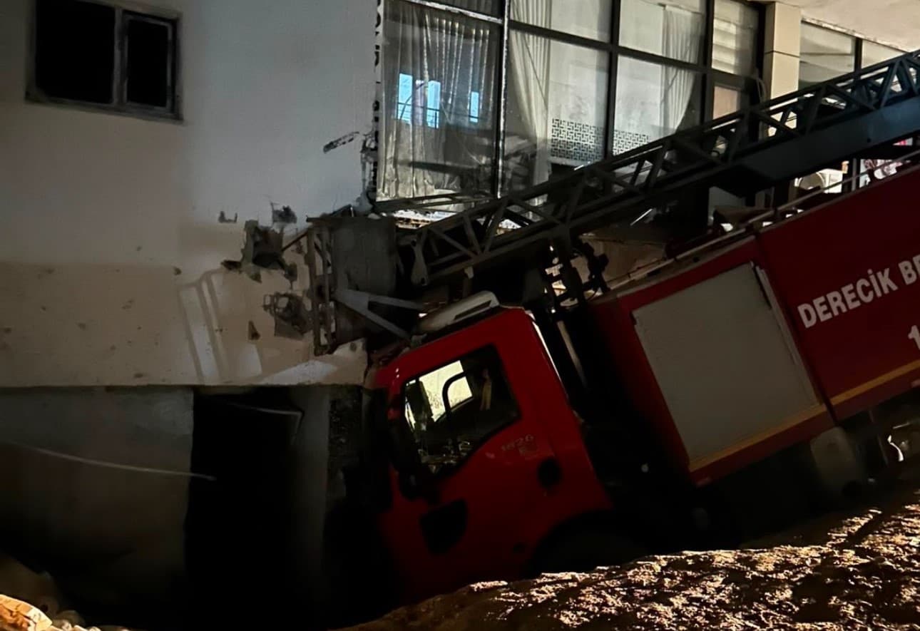 Hakkari'de itfaiye merdiveninde feci son: Anahtarını unutan uzman çavuş hayatını kaybetti