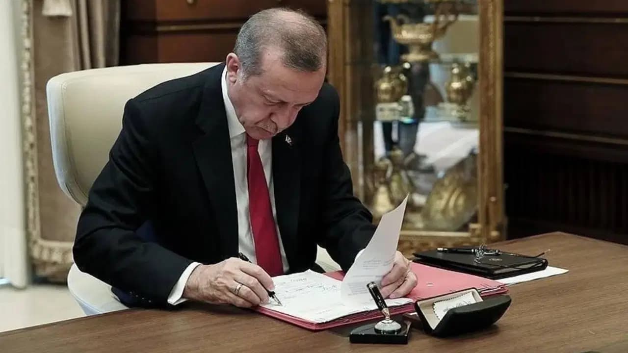 Resmi Gazete'de atama kararları: Üç bakanlıkta üst düzey görev değişikliği