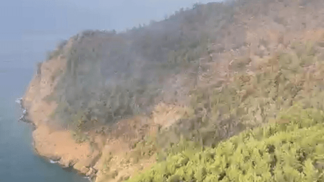 Muğla Marmaris'teki orman yangınına havadan ve karadan müdahale sürüyor