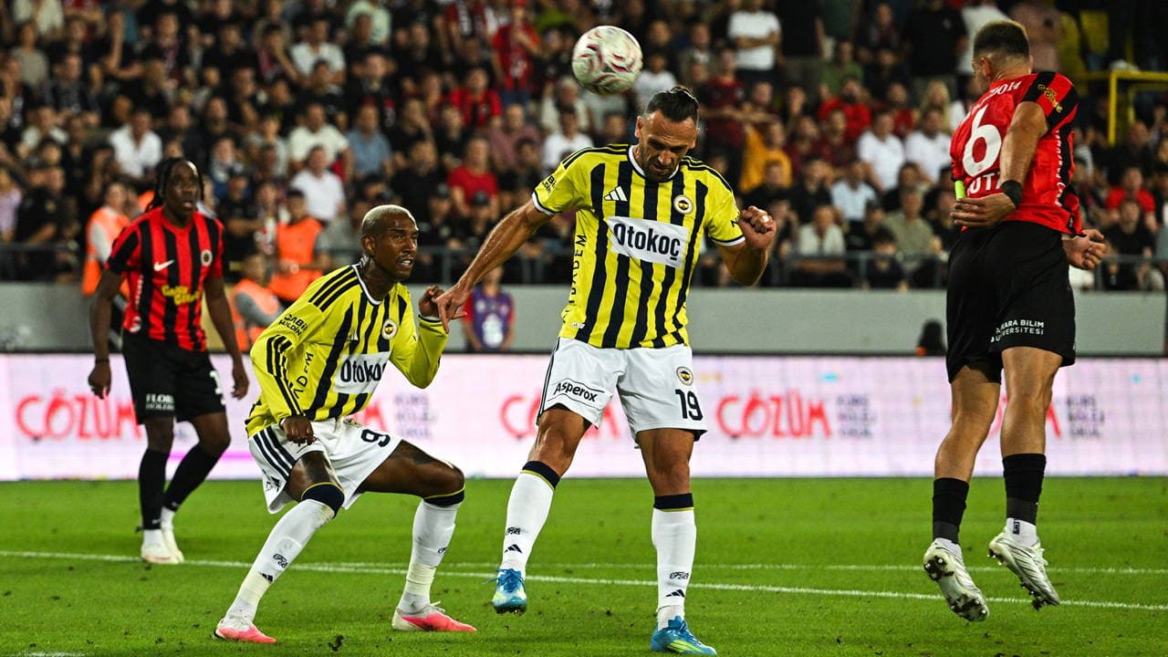 Vedat Muriqi, 6 yıl aradan sonra Fenerbahçe formasıyla Süper Lig'e döndü