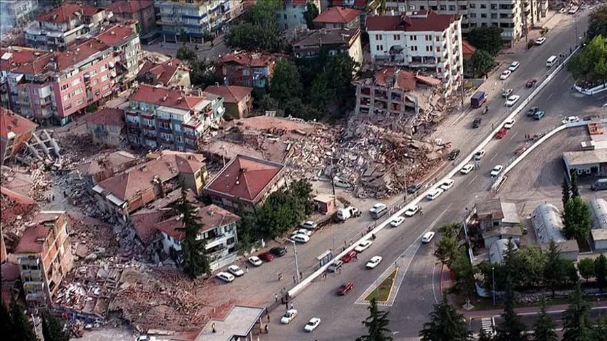 Marmara Depremi'nin 27. Yılı: Acılar Tazeliğini Korurken Dersler de Veriyor