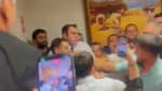 Menderes Belediye Meclisi’nde başkanvekilliği seçiminde yumruklar konuştu