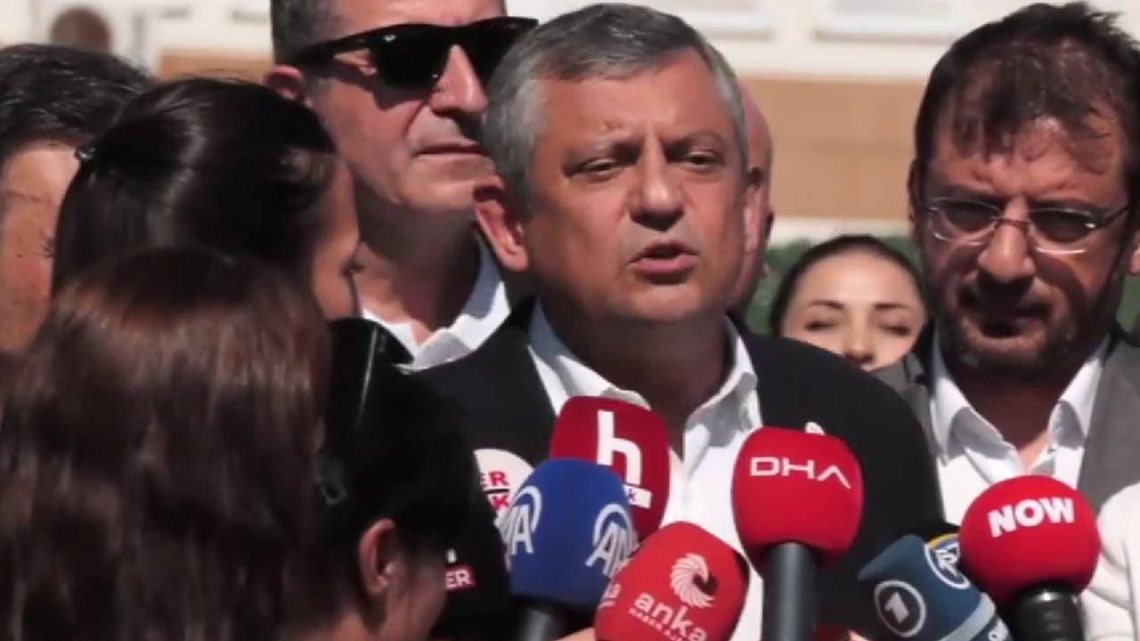 Özgür Özel'den İBB Davası'na sert tepki: 'Göstermelik yargılama bile yapılmıyor'