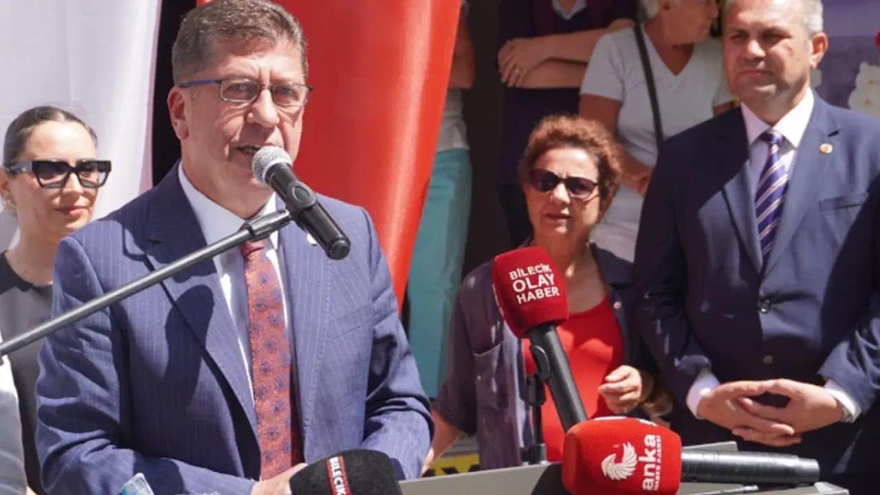 YENİ Parti'den Menderes Belediyesi tepkisi: 'Asıl mesele YENİ Parti'nin kazanmasını engellemek'