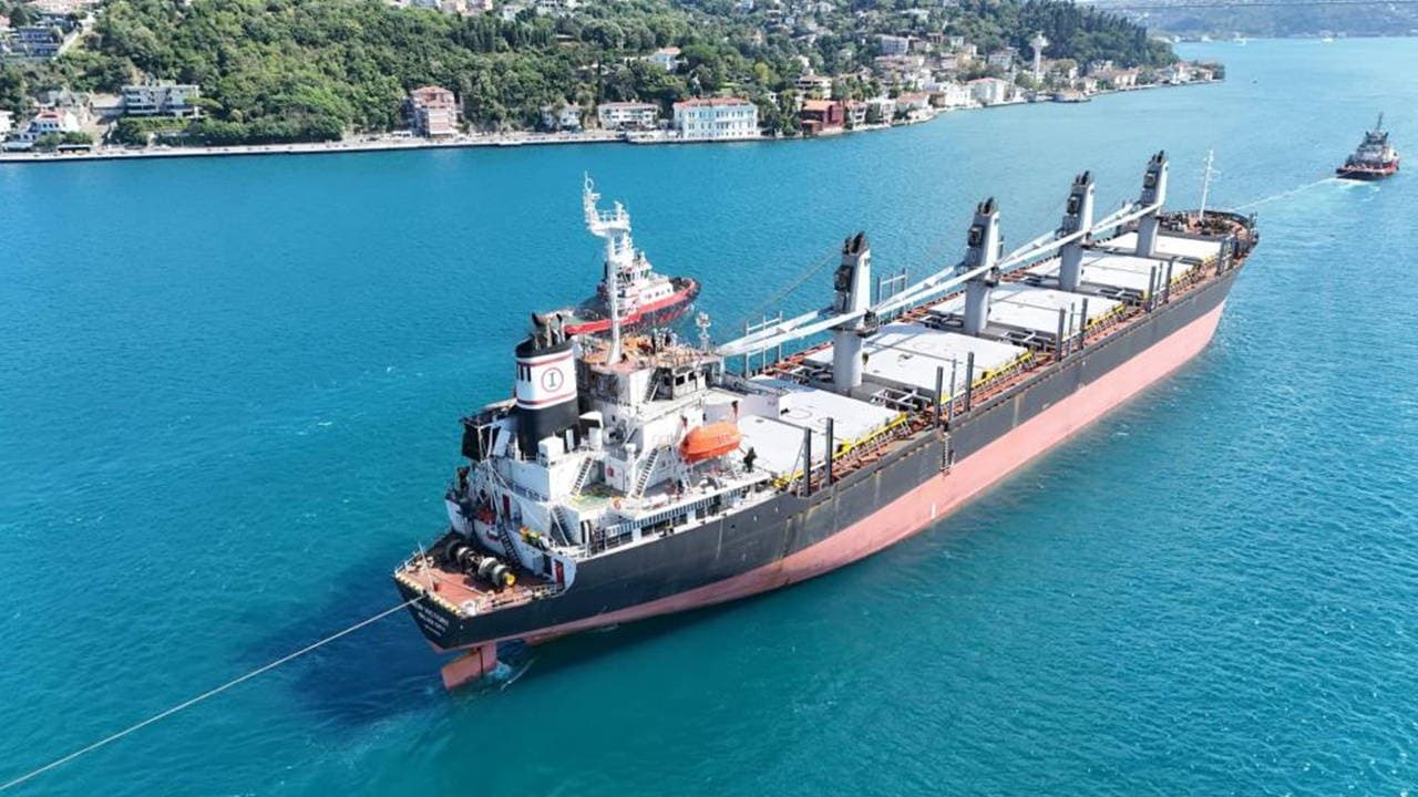 Karadeniz'de Ukrayna İHA saldırısı: İstanbul Boğazı çift yönlü kapatıldı