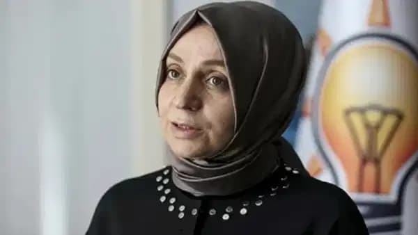 AKP Grup Başkanvekili Leyla Şahin Usta'nın bulunduğu otomobil kaza yaptı