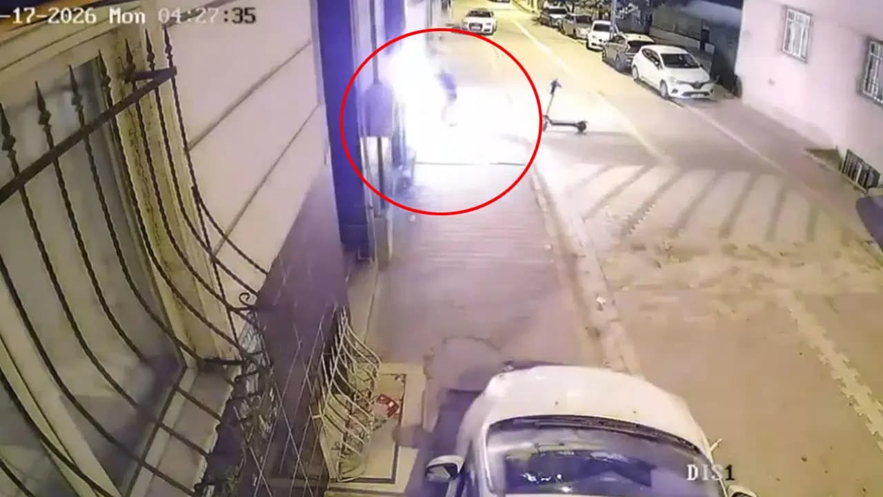 Esenyurt'ta eski sevgili dehşeti: Babanın da bulunduğu evi benzinle ateşe verdi