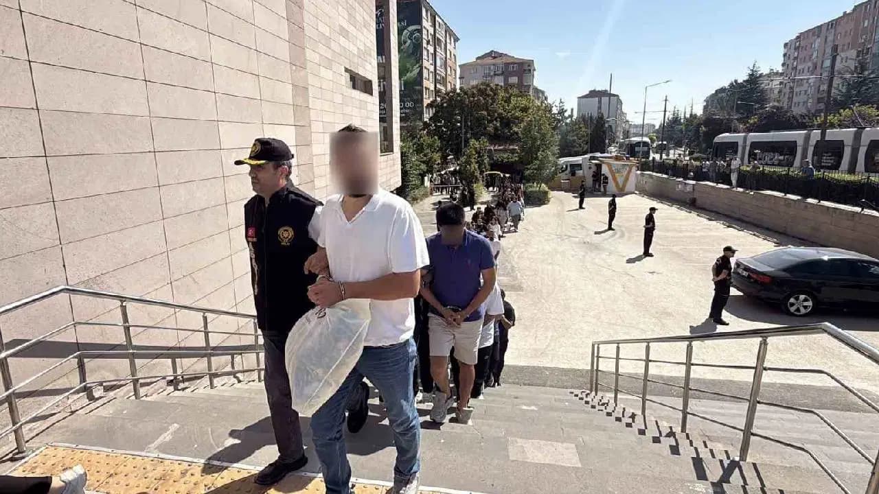Kurumsal firma kisvesinde 116 milyon TL'lik modem vurgunu: 19 ilde eş zamanlı operasyon
