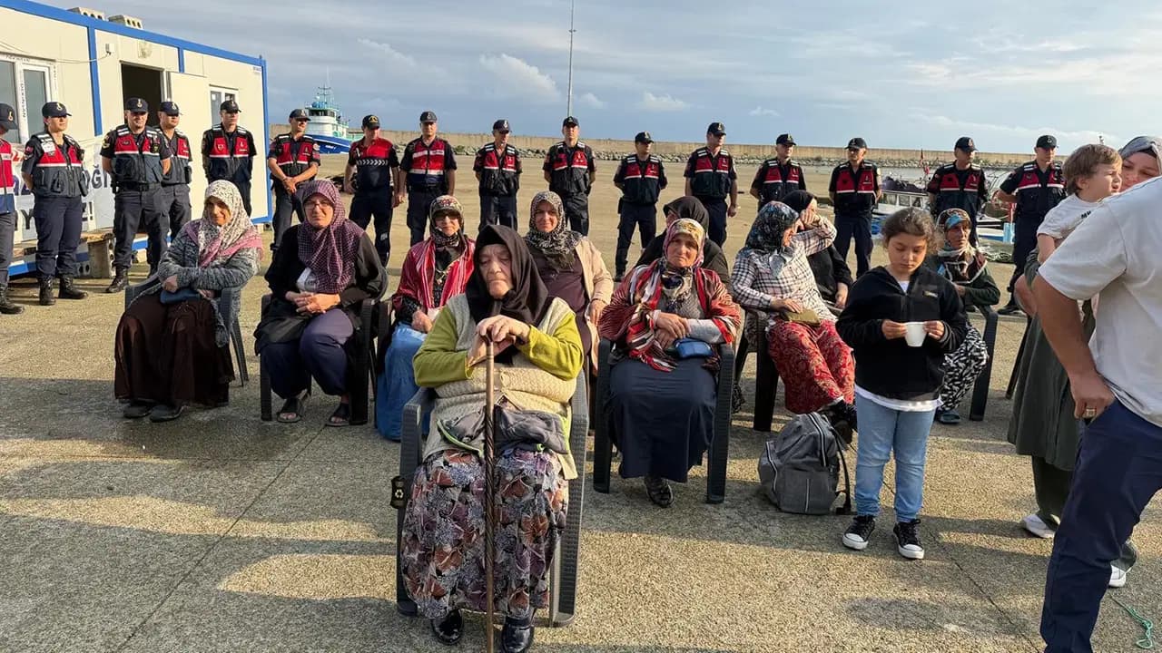 Rize'de kafes balıkçılığını protesto eden köylülere jandarma müdahalesi: 4 kişi gözaltında