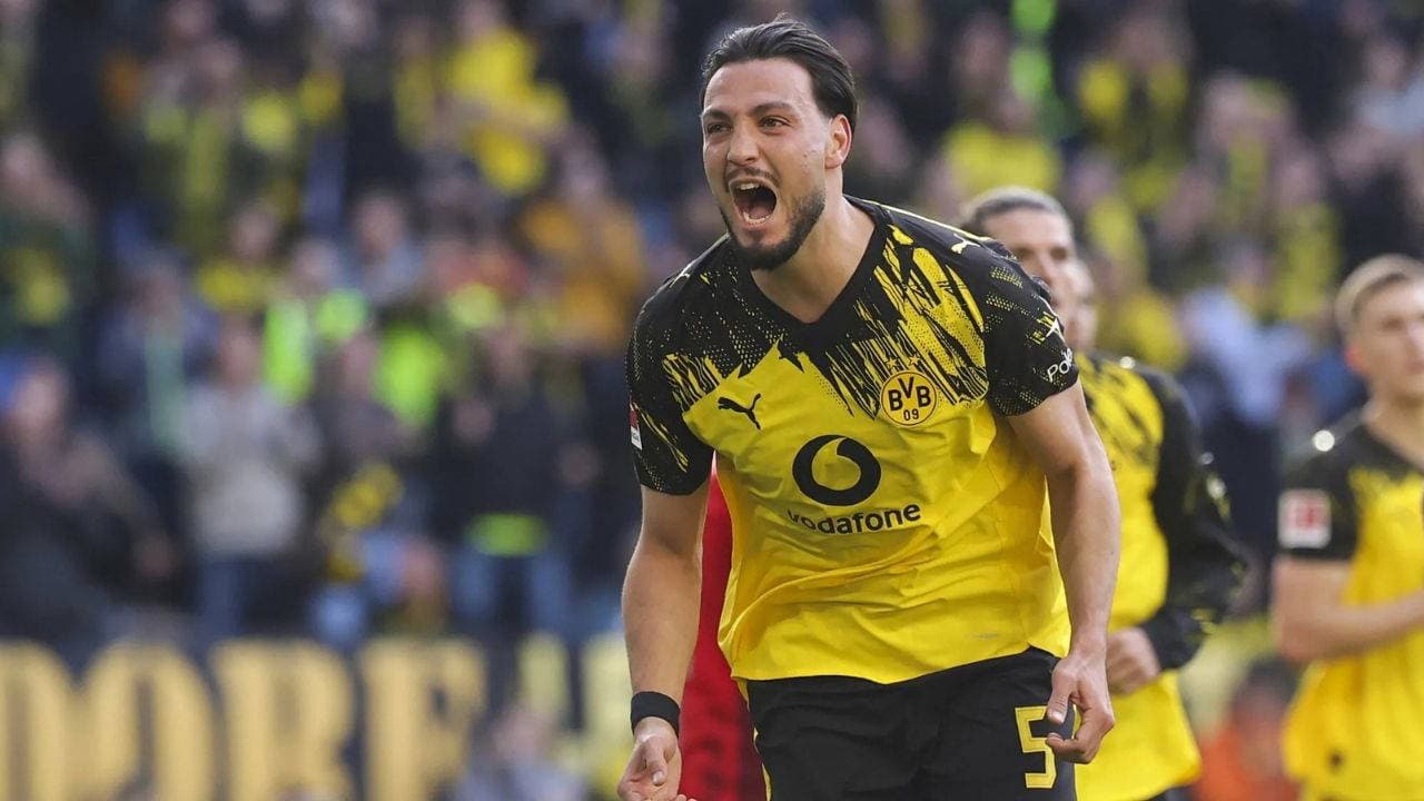 Galatasaray'ın transfer gündemindeki Bensebaini kimdir?