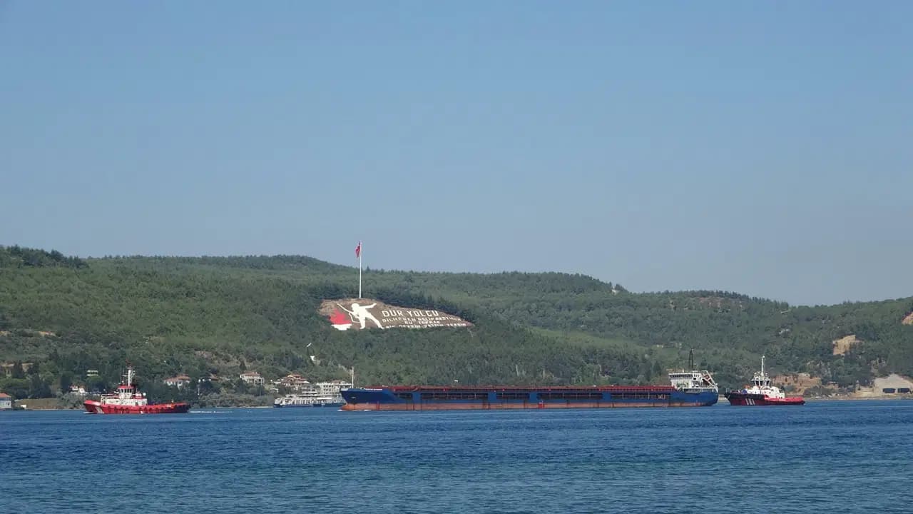 Çanakkale Boğazı'nda 142 Metrelik Kargo Gemisi Makine Arızası Geçirdi