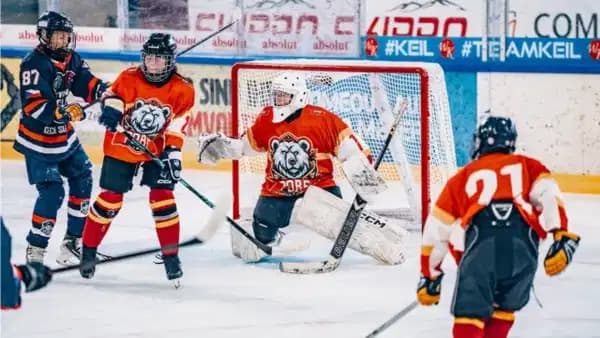 POBE Hockey, Avrupa arenasında yükseliyor: Genç buz hokeyciler 6 ülkeye karşı sahne alacak