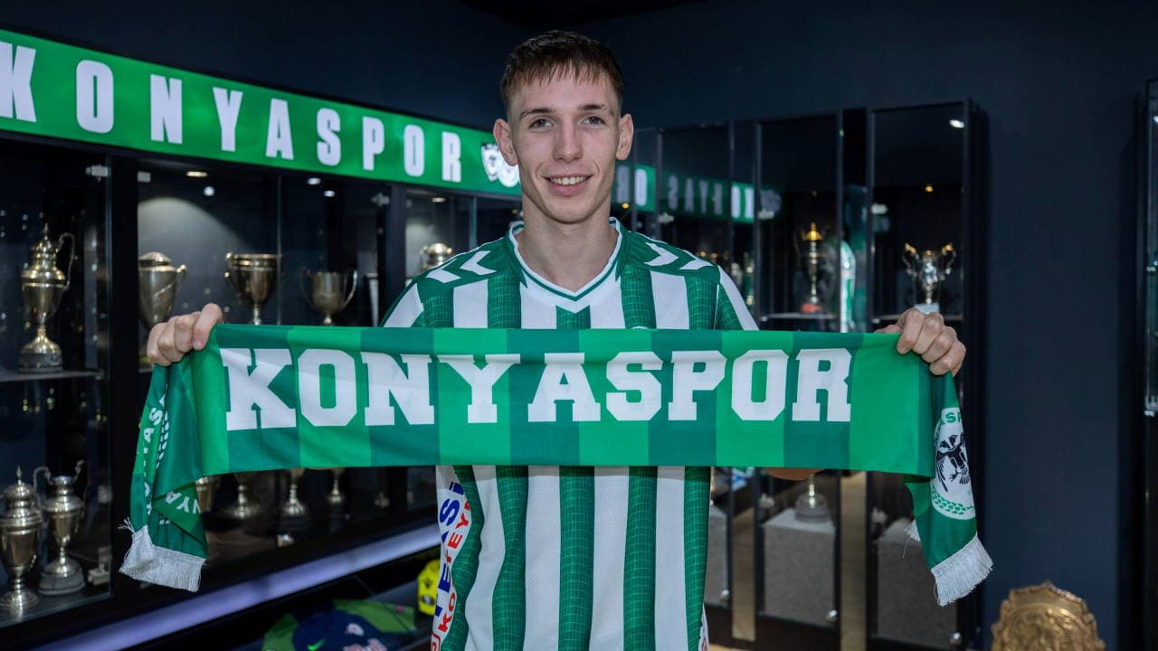 Konyaspor, Macar ön libero Rajmund Toth'u transfer etti