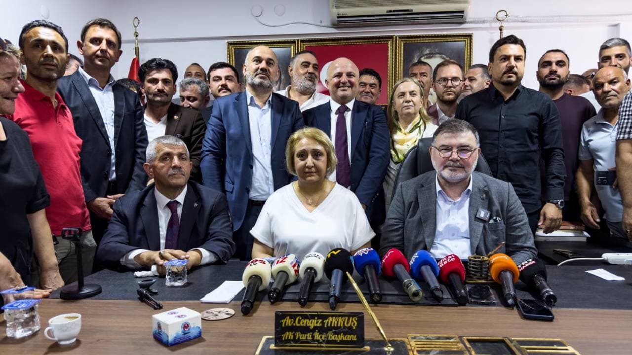 Menderes Belediyesi'ndeki seçim tartışması yargıya taşınıyor: CHP, AKP'li adayın kazandığı oylamanın iptalini istiyor
