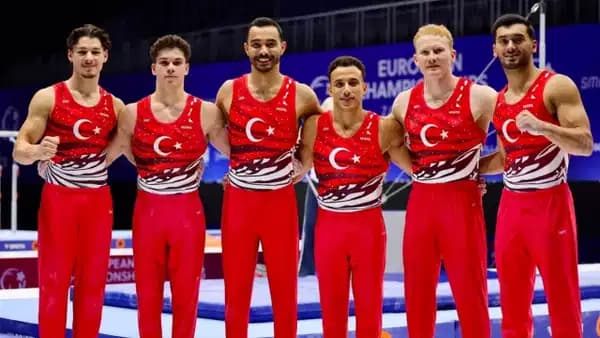 Milli cimnastikçiler Ferhat Arıcan ve Altan Doğan, Avrupa Şampiyonası'nda finale adını yazdırdı