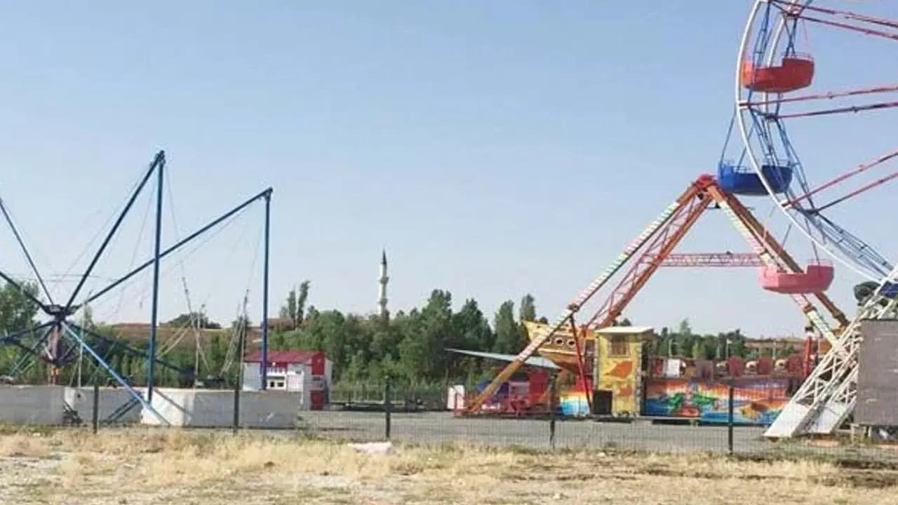 Kırşehir'de lunaparkta feci iş kazası: Gondol görevlisi metrelerce yükseklikten yere düştü