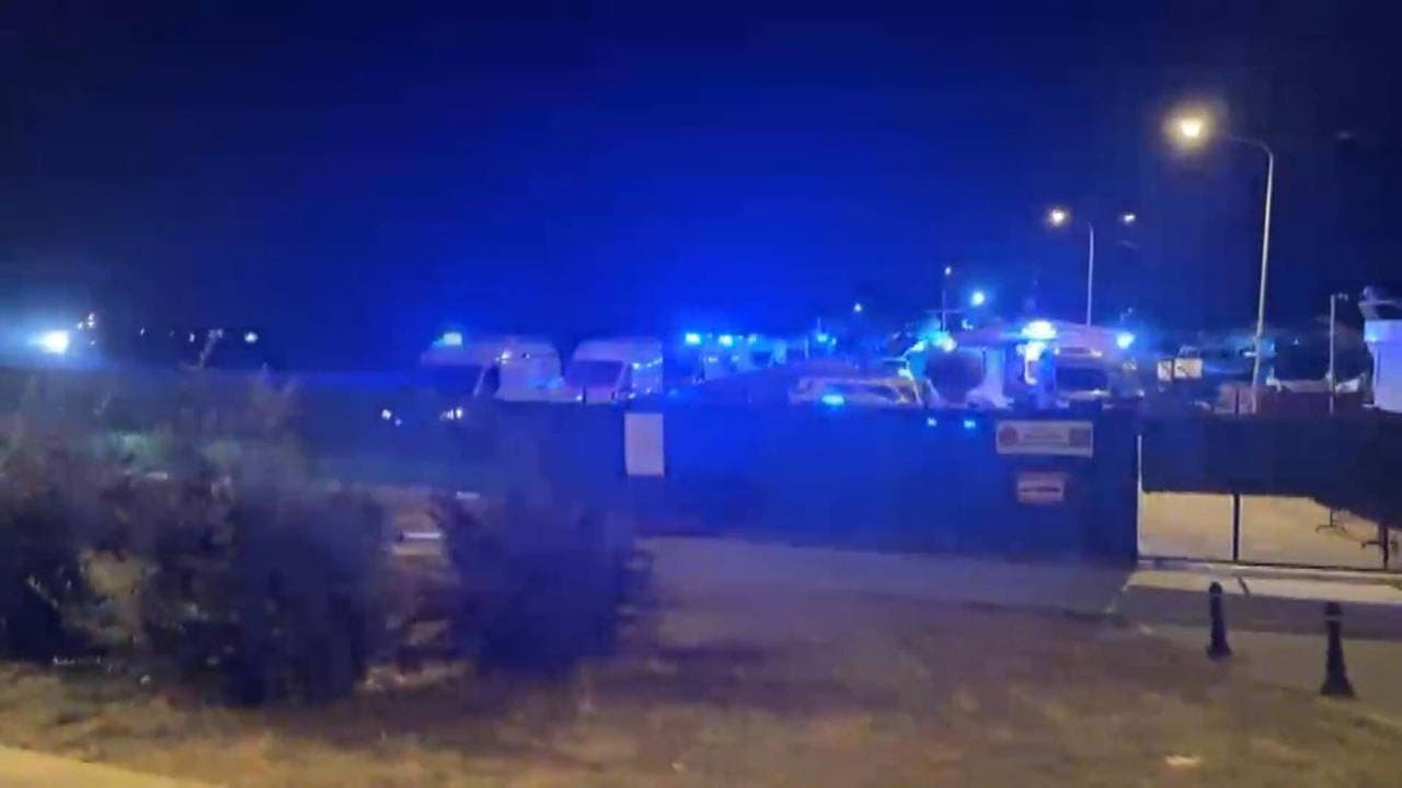 Zeytinburnu açıklarında gemide 4 kişi zehirlenme şüphesiyle hastaneye kaldırıldı