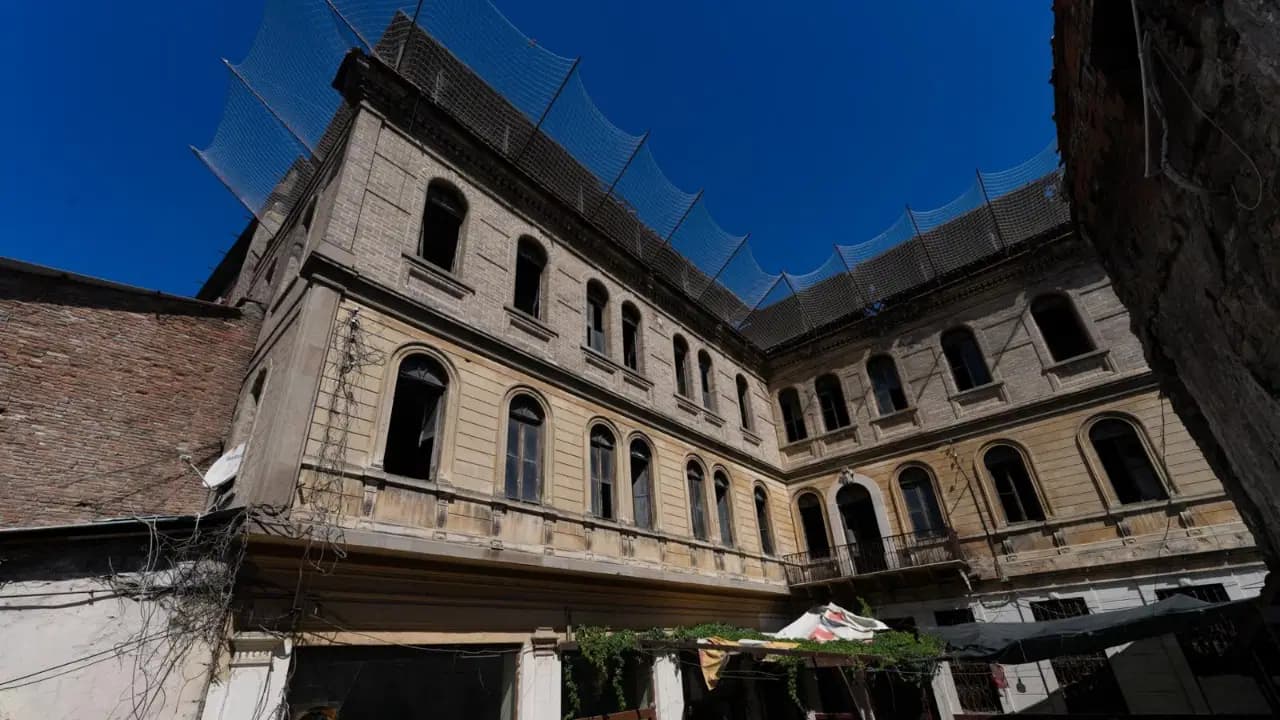 İzmir'in tarihi simgesi Cihan Palas, aslına uygun restore edilerek yeniden açılıyor