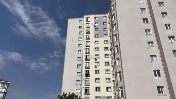 Beylikdüzü'nde yalnız yaşayan kadın, komşularının ihbarı üzerine evinde ölü bulundu