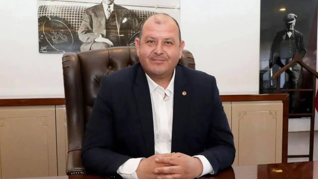 Menderes Belediye Başkanı İlkay Çiçek rüşvet soruşturmasında tutuklandı
